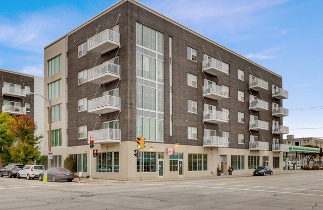 FRONTDESK Trio Apts Milwaukee