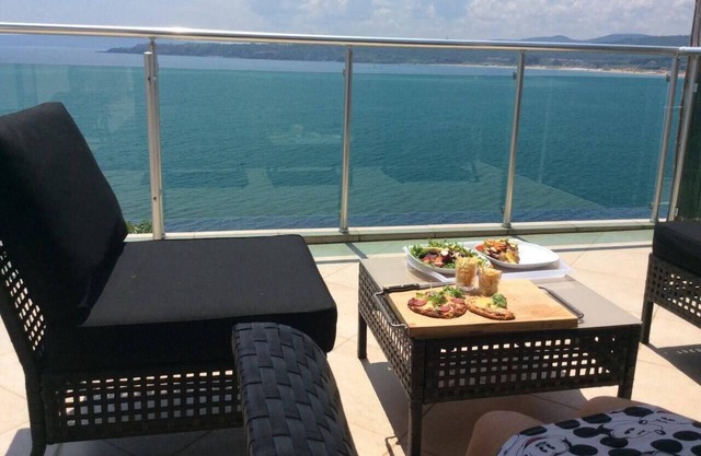 Frontline, 3 Bed with Sea Views