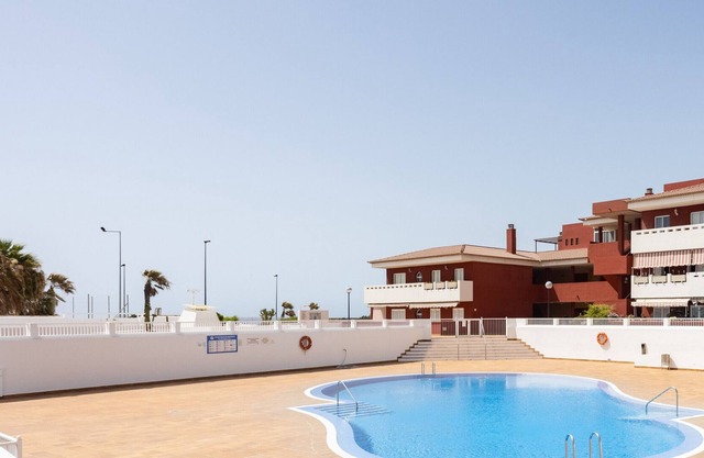 Frontline Starfish with pool