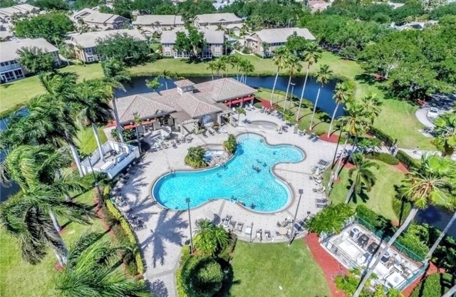Ft Myers Retreat! Relax, recharge, and enjoy all that Florida has to offer.
