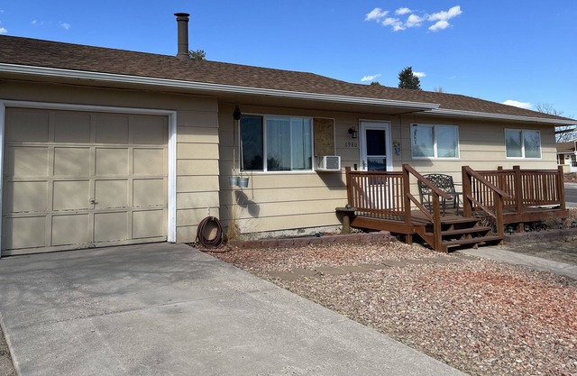 Full 4br 2ba Two Level House