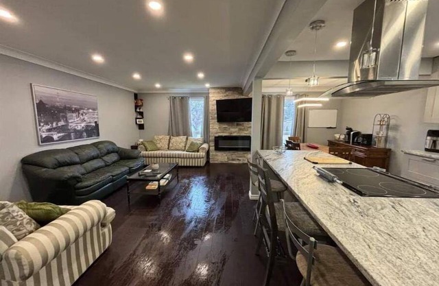 Full House - 5 Bed, 2 Bath