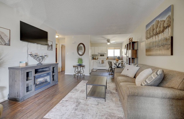 Fully Furnished Cozy Place - Dog Friendly