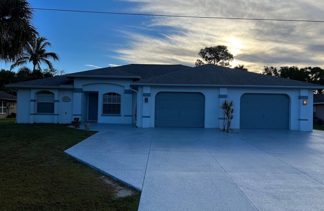 FULLY FURNISHED CLEAN 2/2/1 LOCHMOOR GOLF COURSE VIEW DUPLEX