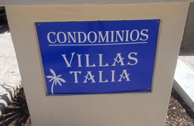 Fully furnished/equiped, 7 walking minutes to the beach, swimming pool.