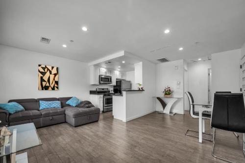 Fully furnished one bedroom with full bathroom in Koreatown