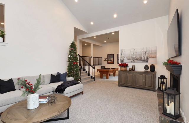 Fully renovated 4bd, 3.5 bath, sleeps 11 Condo (new hot tub, near 4 ski resorts)