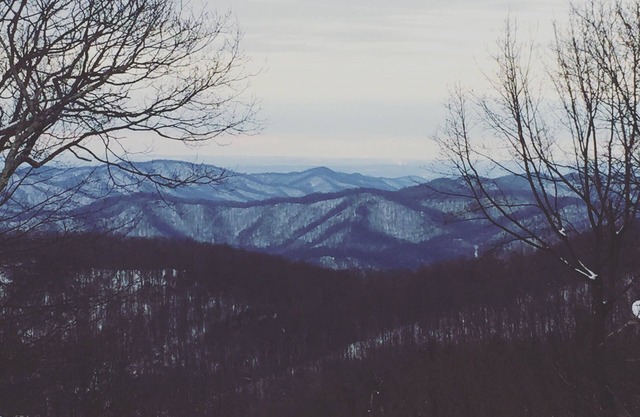 Fully renovated house, tons of upgrades & beautiful views in Wintergreen Resort