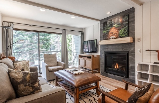 Fully Renovated! St Anton #17 Ski in Ski Out 1 Bedroom 1 Bathroom Condo! Sleeps up to 4!