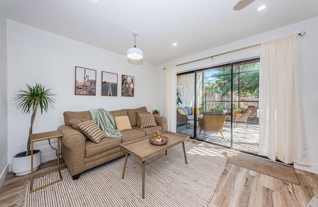 Fully renovated townhome centrally located the heart of Clearwater, Florida!