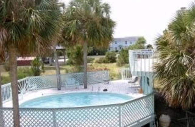 Fun Beach House With Pool