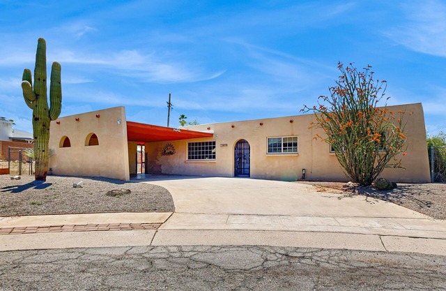 Fun, Dog-Friendly Home w/Game Room, Ping-Pong, Patio, Fast WiFi, & AC