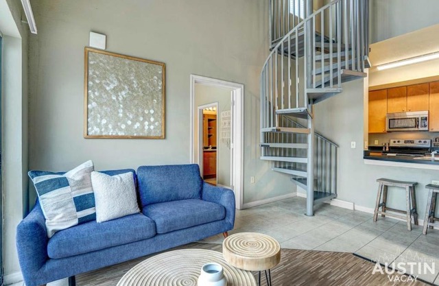 Fun Location Elevator Full Kitchen Laundry