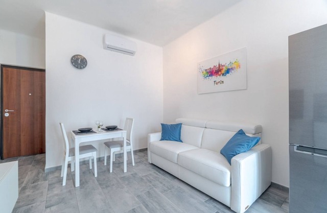 Functional flat x4 near the Olympic Stadium