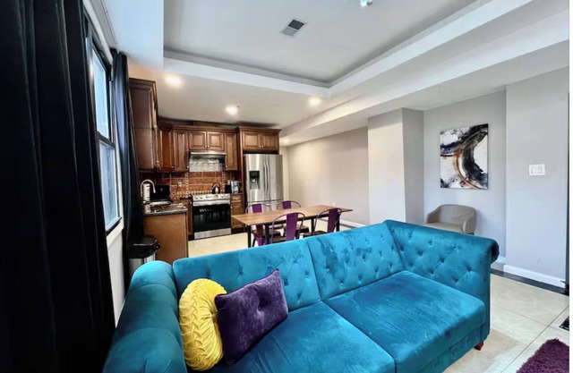 Funky & Bright 4 Bed Apt in Prime location!
