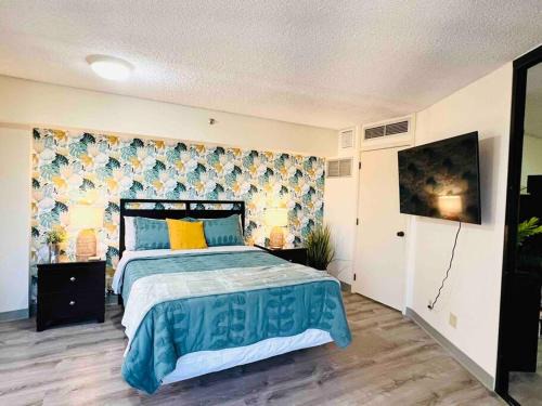 Funky Bright Downtown Condo