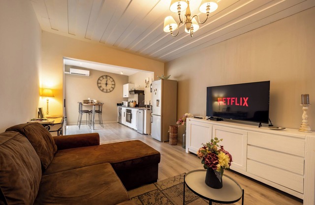 Furnished tourist accommodation, classified 4 * with swimming pool, 2 to 3 people in St Gilles les Bains
