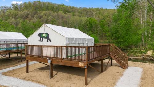 Furnished Glamping Tent/Red River Access/King Bed