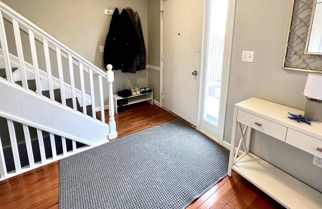 Furnished Townhome Condo in the Heart of Rochester Hills