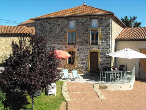 Gîte 3 chambres avec cheminée, animaux admis et Wifi à Saint-Paul-de-Vézelin - FR-1-496-87