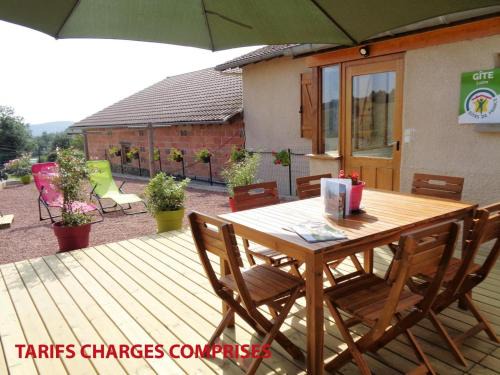 Gîte chaleureux à la ferme avec terrasse, animaux admis - FR-1-496-235