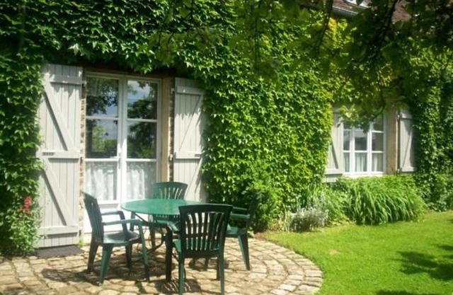 Gîte charmant avec cheminée, jardin privé et 3 chambres dans un ancien corps de ferme - FR-1-410-128