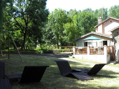 Gîte de caractère avec étang privé, jardin clos et cheminée, parfait pour les familles - FR-1-426-121
