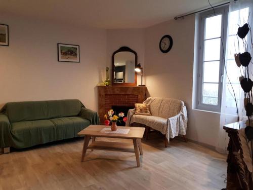 Gîte de France Gîte vallée de la sourdoire 3 épis - Gîte de France 6 personnes MAE-9184