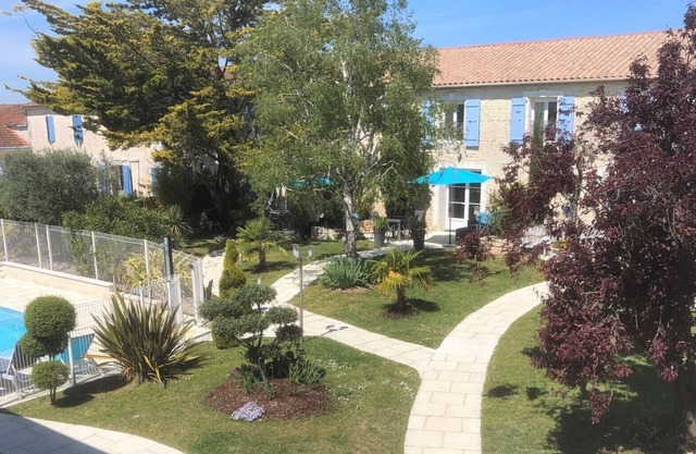 Gîte Nuage, swimming pool, golf course, children's playground
