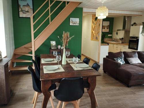 Gîte paisible avec terrasse et jardin près de Montluçon - FR-1-489-554