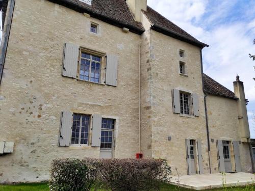 Gîte restauré avec parc et jeux, idéal pour familles - FR-1-586-65