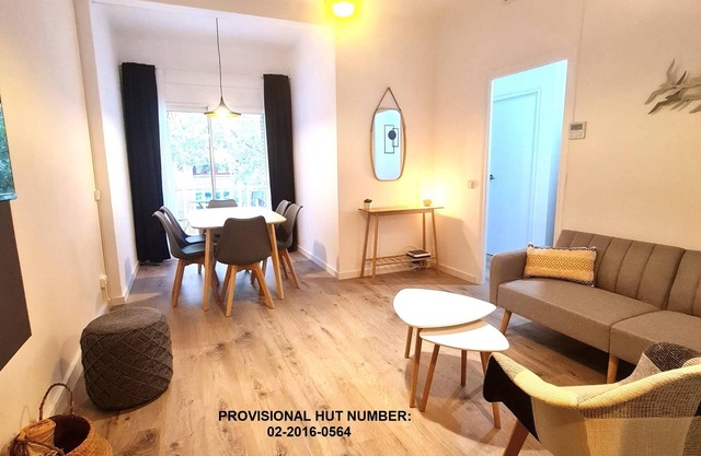G11- Nice Apartment 4 Bedrooms With Balcony. Avenida Gaudi. Eixample, Barcelona
