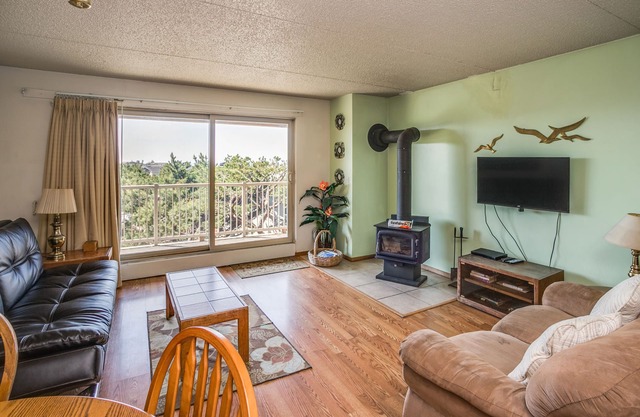 G605 - First Floor Gearhart House No Cleaning Fees