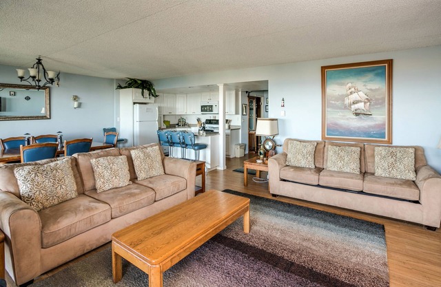 G616 1st Floor 2 Bedroom Gearhart House No Cleaning fees