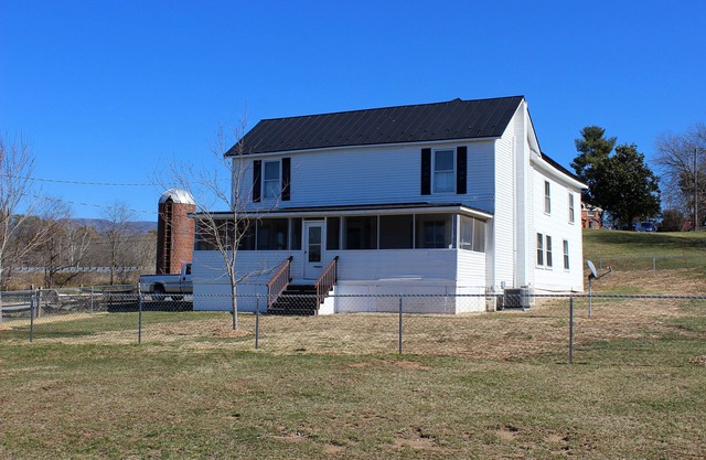 Gala Farmhouse Vacation Rental
