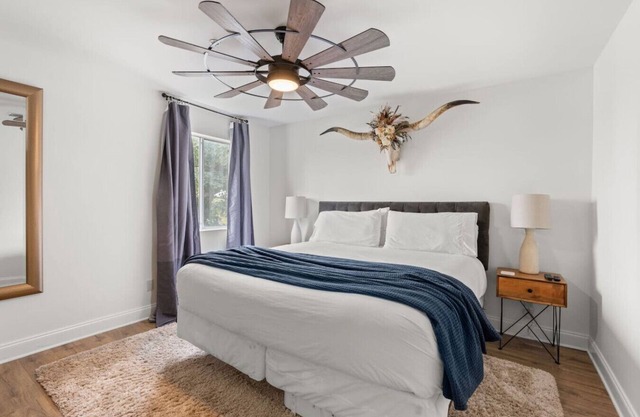 Game Changer: Condo with Stadium Views!