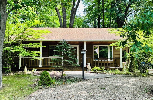 Game Room, 4 Min to Warren Dunes, Fire Pit and More!