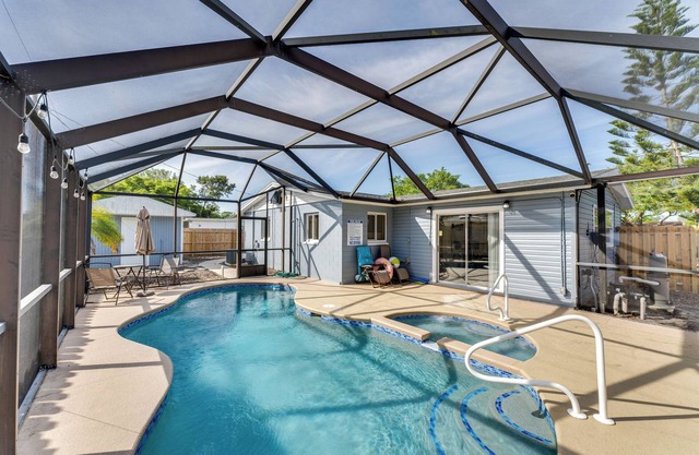 Game Room, Private Pool: South Daytona Home!