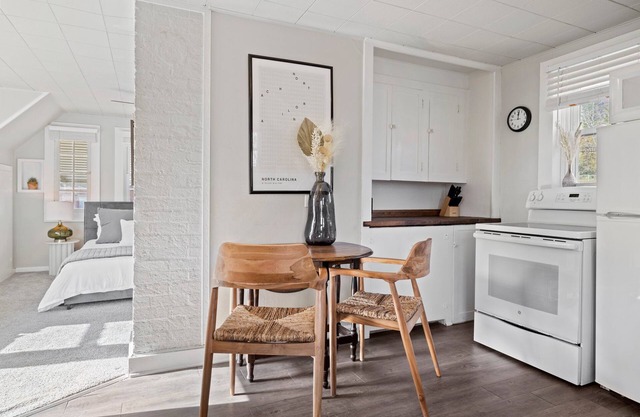 Garage Apt