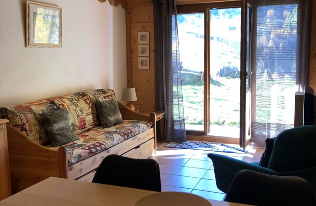 Garden apartment, 600m from Valloire village.