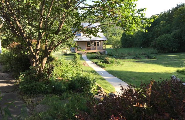 Garden Cottage near Asheville and Blue Ridge Parkway