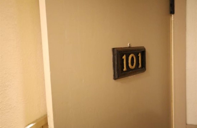 Garden Level Inns of WV unit with Private Hot Tub and Shared Back Yard (101)