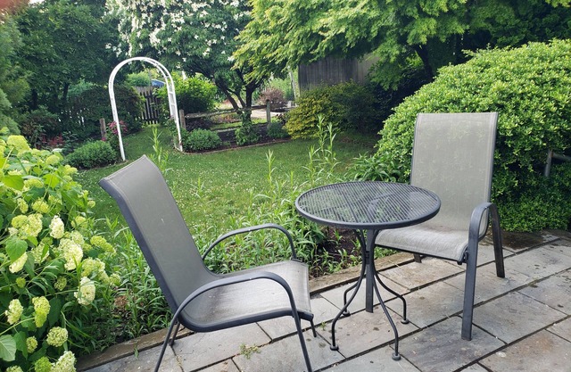 Garden Oasis Historic Area Bristol, 3 Bedroom, 4 beds on 3rd Floor Onsite Parkng