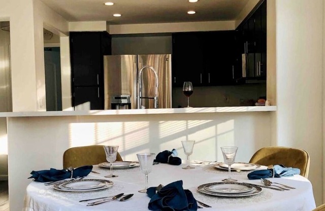 Gated Loft, Close to Trails & Minutes to Malibu