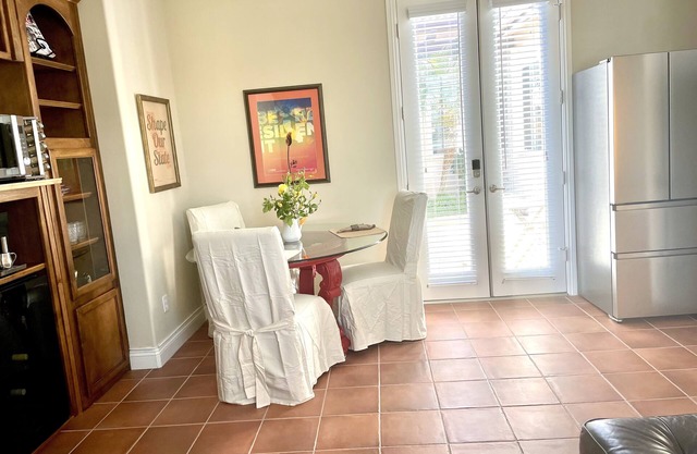 Gates, Clean & Serene guest quarters