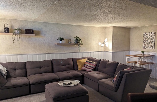 Gateway Getaway - 10 min from downtown, westside for getting to the mountains!