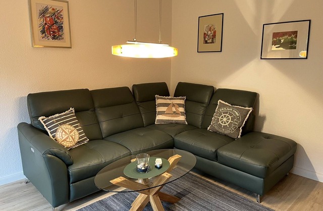 Gemütliche, Geräumige Ferienwohnung mit Großer Terrasse in Westerdeichstrich