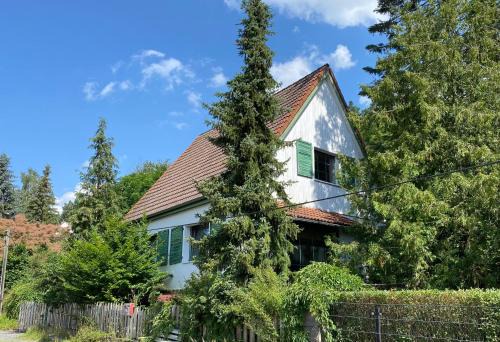 Gemütliches Haus im grünen