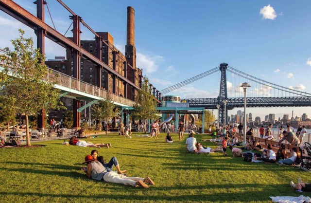 Gem. Williamsburg 2 bedroom. 1 stop to Manhattan.