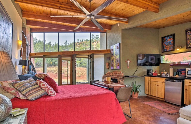 Geometric Glorieta Studio on 11 Picturesque Acres!